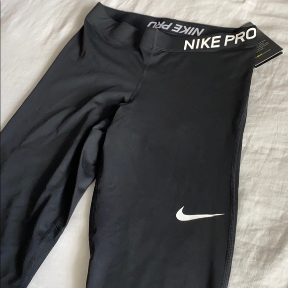 Nike Pro Cropped Leggings - Picture 3 of 7